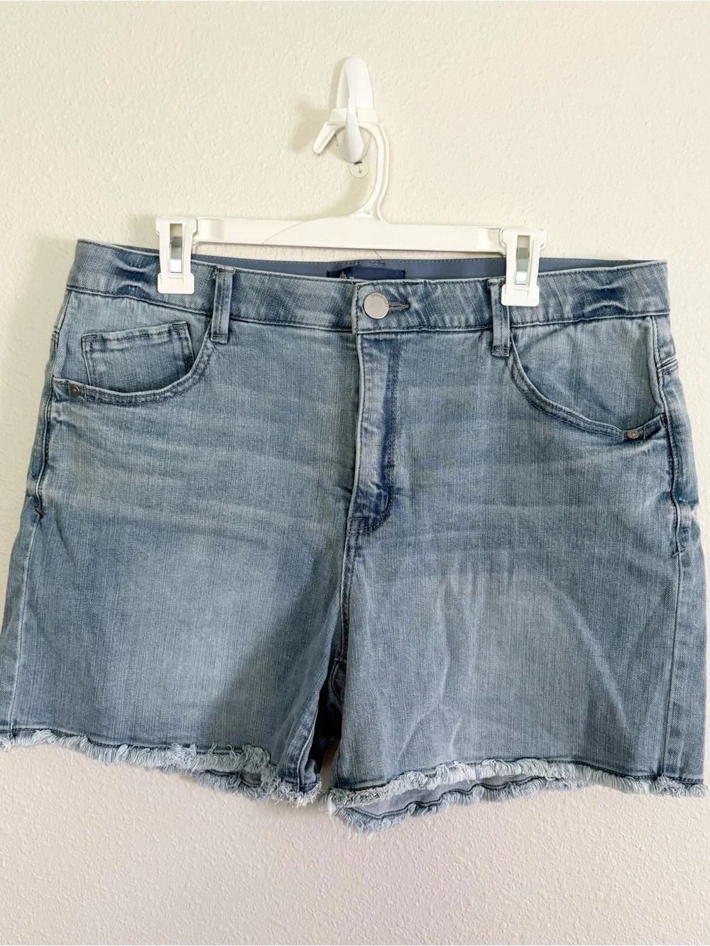 Democracy Ab Solution Jean Shorts Womens Size 16 High Rise Stretch Light Wash